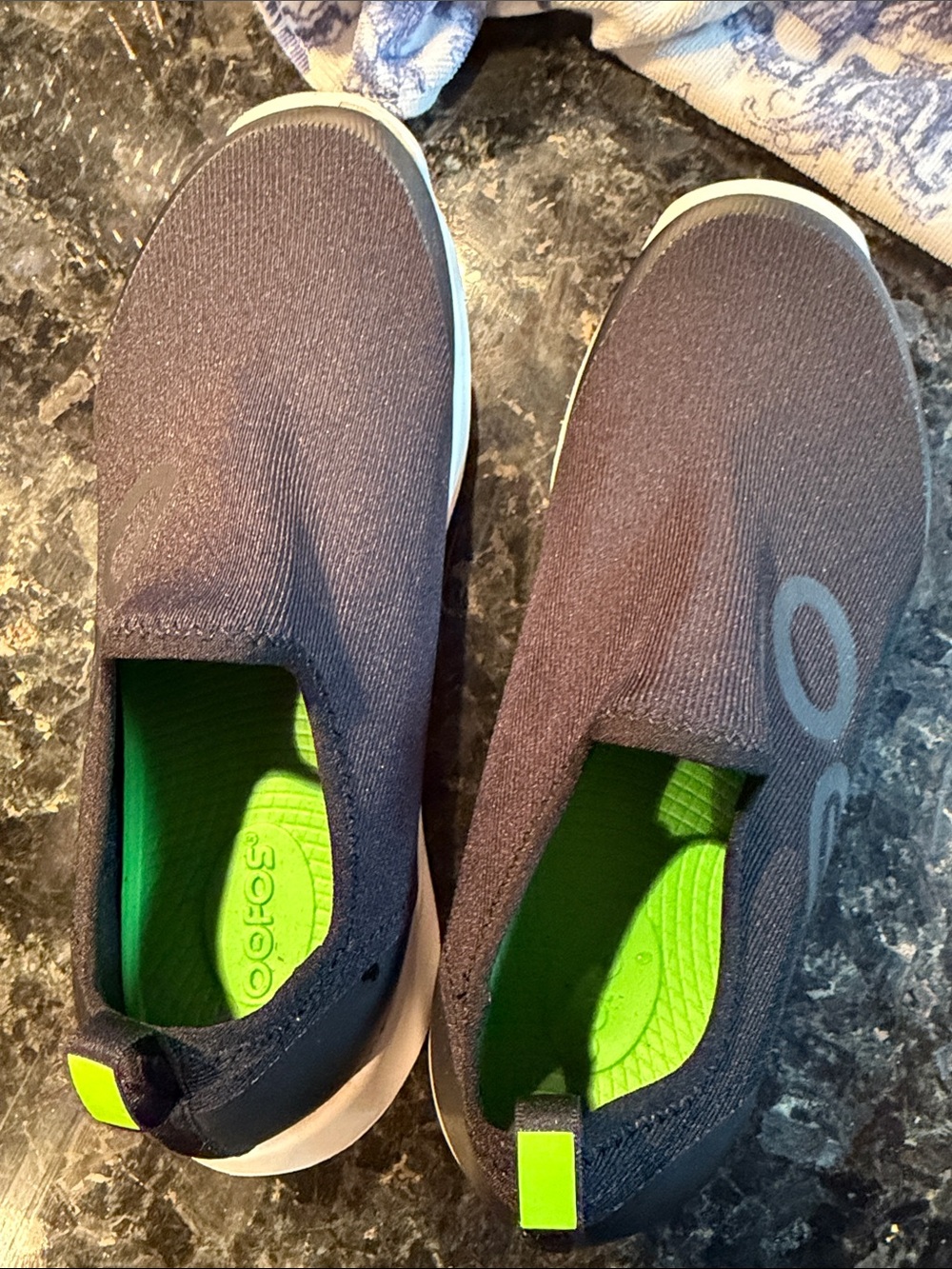 Slip-On Athletic Sneakers with Green Accents - Picture 5 of 5